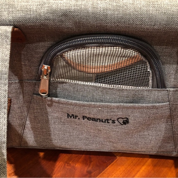 🐶Mr. Peanut's Gold Series Airline Approved Pet Carrier - Picture 9 of 17